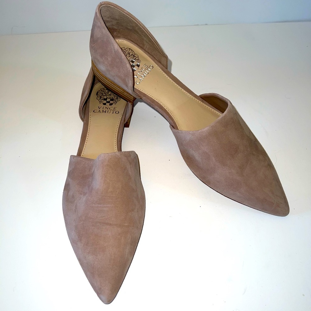 Brand new Vince Camuto flats size 9
